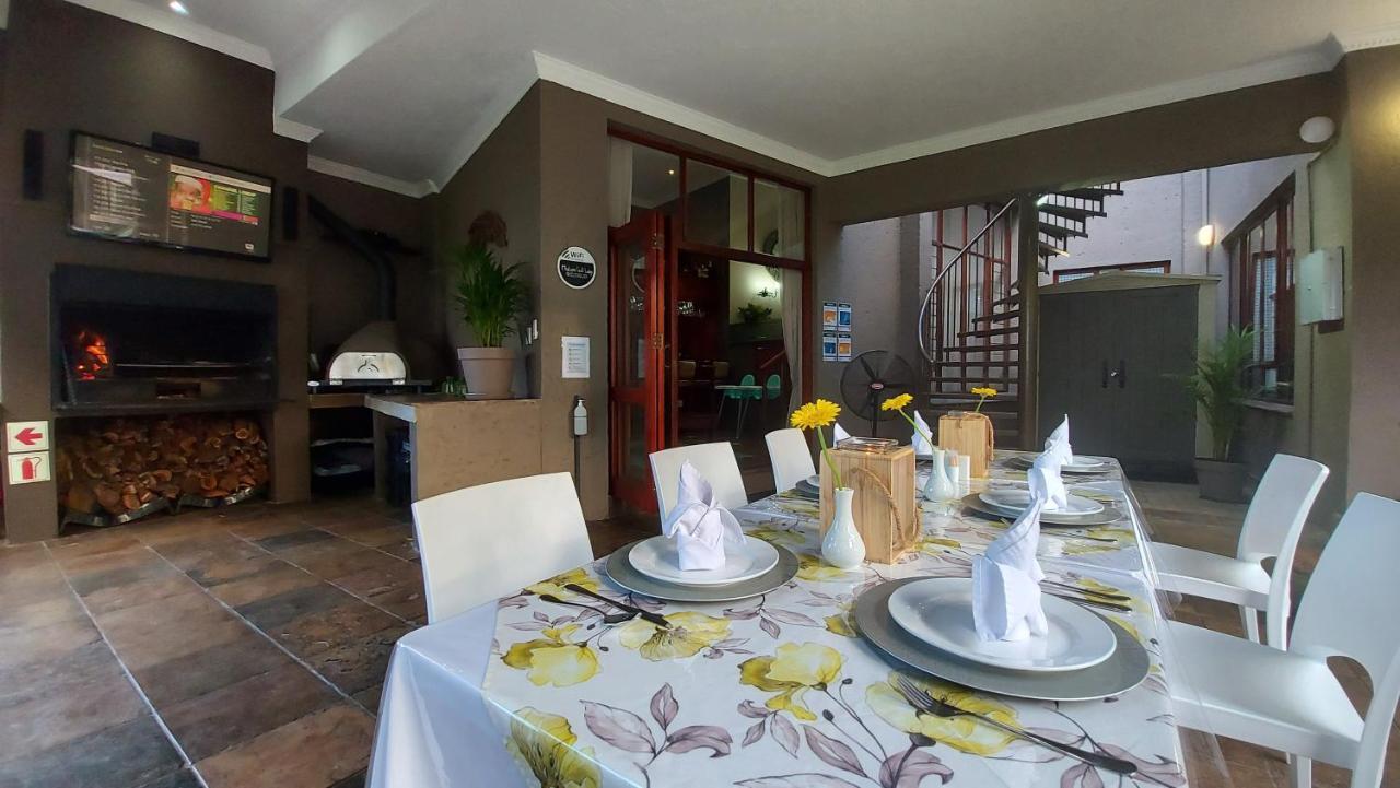 มาตูมี กอล์ฟ ลอดจ์ - เนลสเปรยต์ Hotel Mbombela ภายนอก รูปภาพ