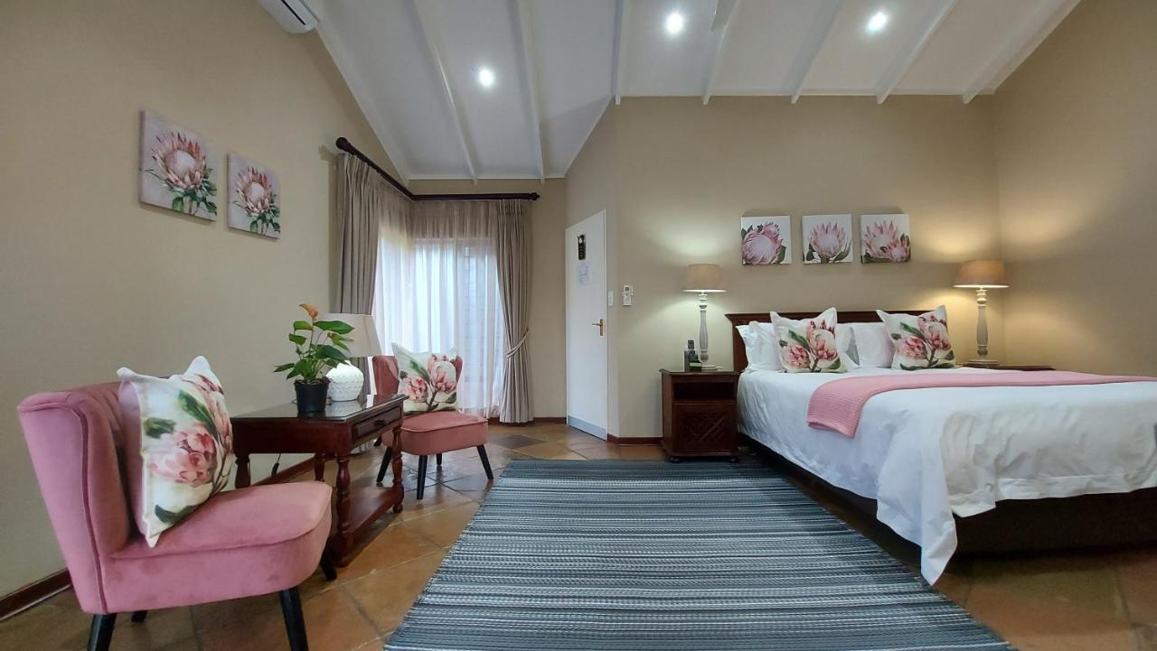 มาตูมี กอล์ฟ ลอดจ์ - เนลสเปรยต์ Hotel Mbombela ภายนอก รูปภาพ