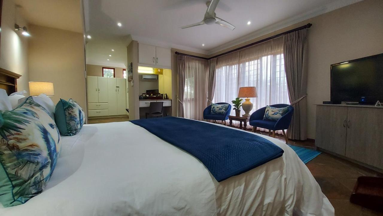 มาตูมี กอล์ฟ ลอดจ์ - เนลสเปรยต์ Hotel Mbombela ภายนอก รูปภาพ
