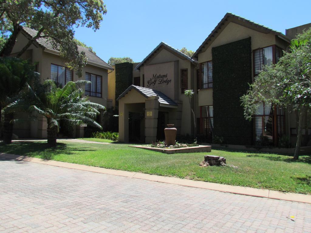 มาตูมี กอล์ฟ ลอดจ์ - เนลสเปรยต์ Hotel Mbombela ภายนอก รูปภาพ