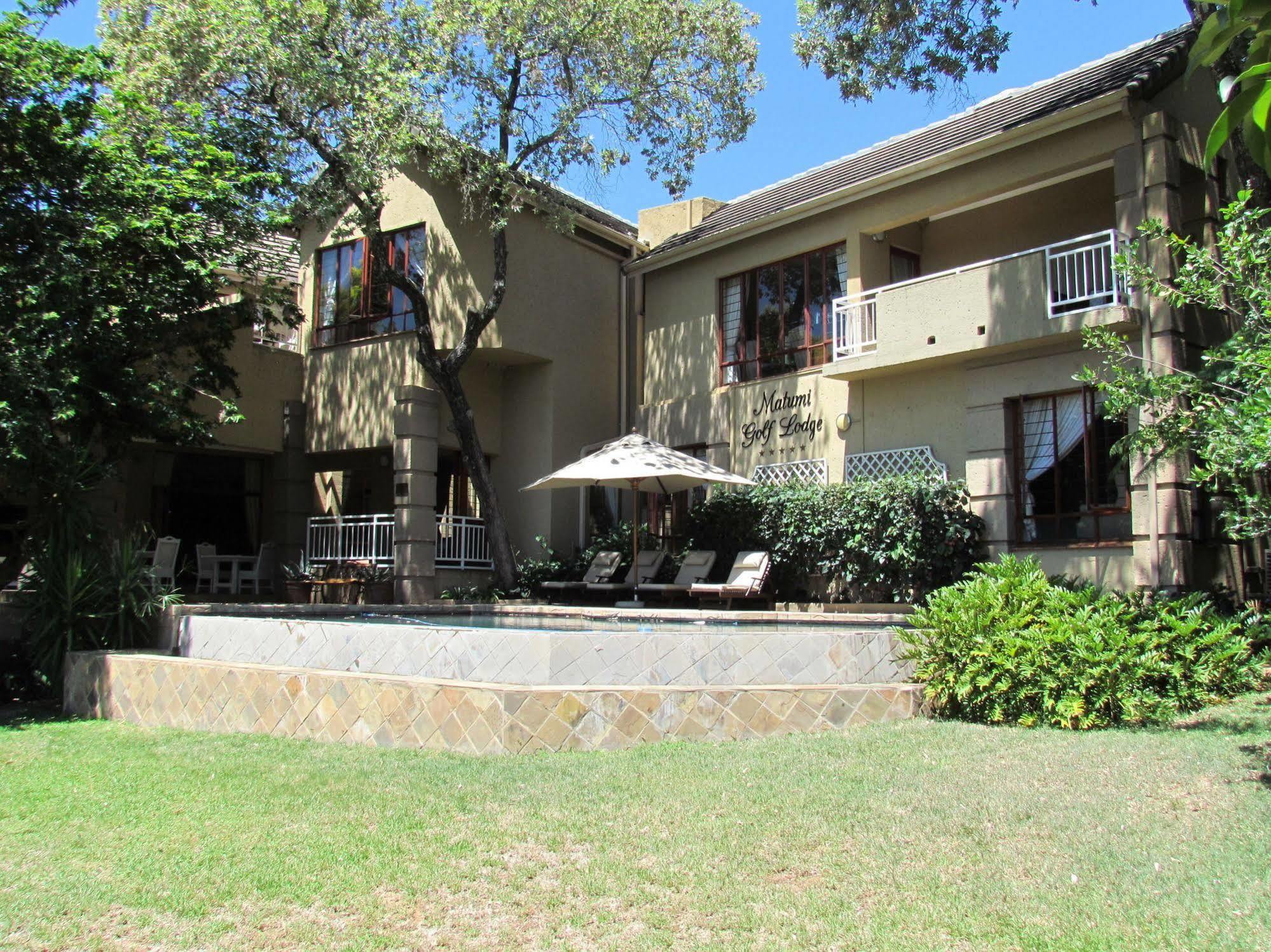 มาตูมี กอล์ฟ ลอดจ์ - เนลสเปรยต์ Hotel Mbombela ภายนอก รูปภาพ